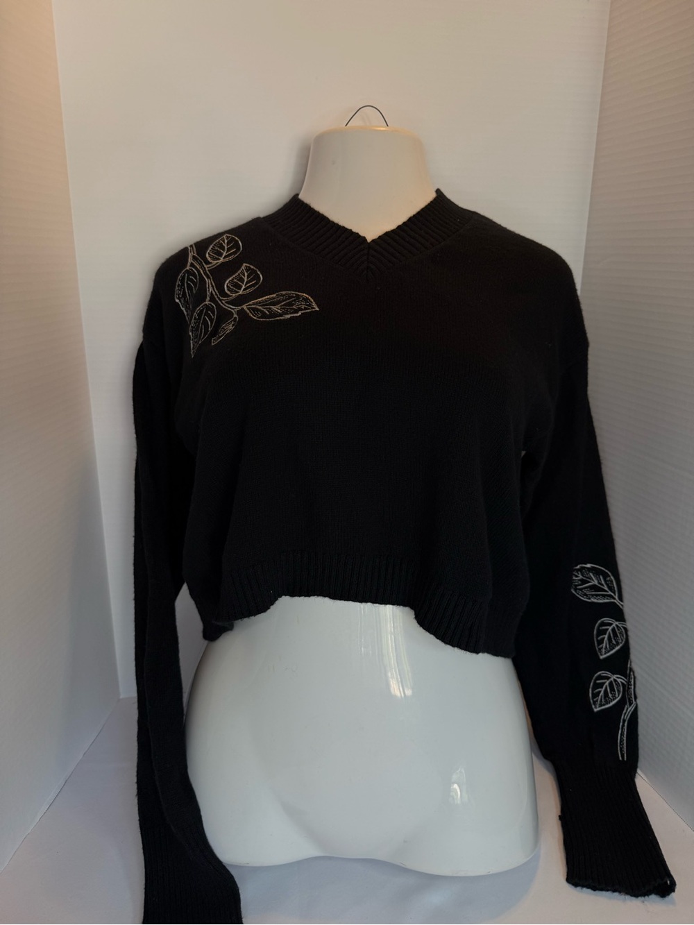 Disturbia Amalthea Embroidered Sweater Black V-Neck Cropped Sweater w Embroidery